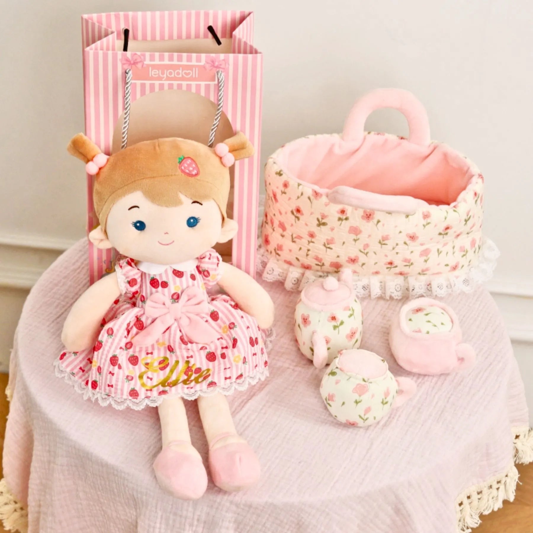 A Little Teapot Playset - Stylish Doll Collection