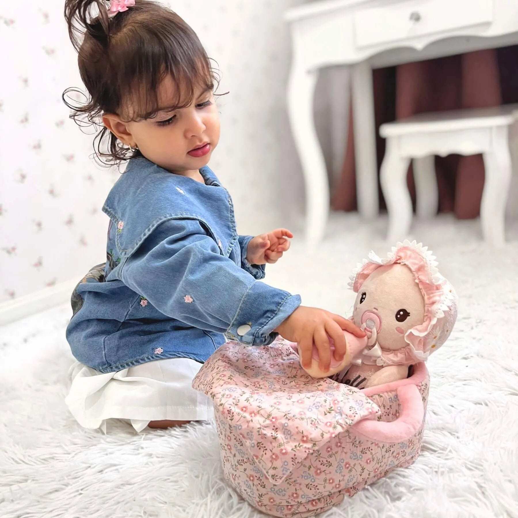 9 inches Baby Girl Crib Playset - Display Ready Doll Collection
